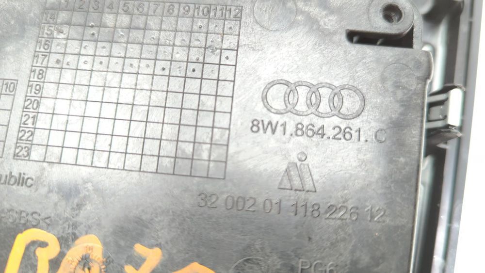 Кронштейн накладки консолі центральної верхньої Audi S4 2016-2019 (B9) 8W1864261C 1031952 фото