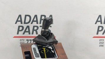 Накладка з ручкою селектора АКПП Volkswagen Touareg 2010-2014 (7P 2nd gen) 7P1713203EDIC 1020790 фото