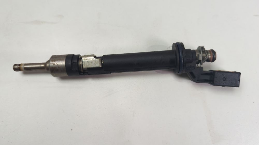 Топливная форсунка цилиндры верхн. 1,3,5 Volkswagen Passat 2015-2022 (B8) 03H906036F 1057312 фото