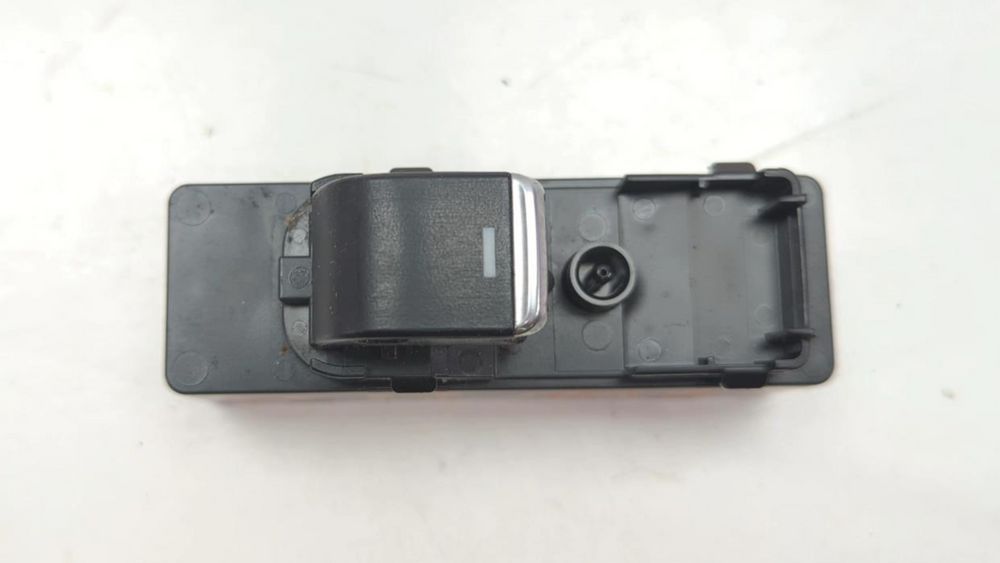 Кнопка управление стеклоподъемником передним правым Mazda 6 2014-2017 (GL) GMM666370 1031664 фото