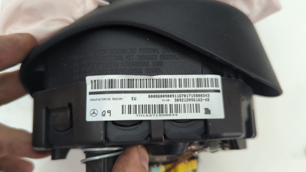 Подушка безопасности (airbag) в руль (стрельнувшая) Mercedes Benz GLA 2017 - 2020 (X156) A0008600900 1050132 фото