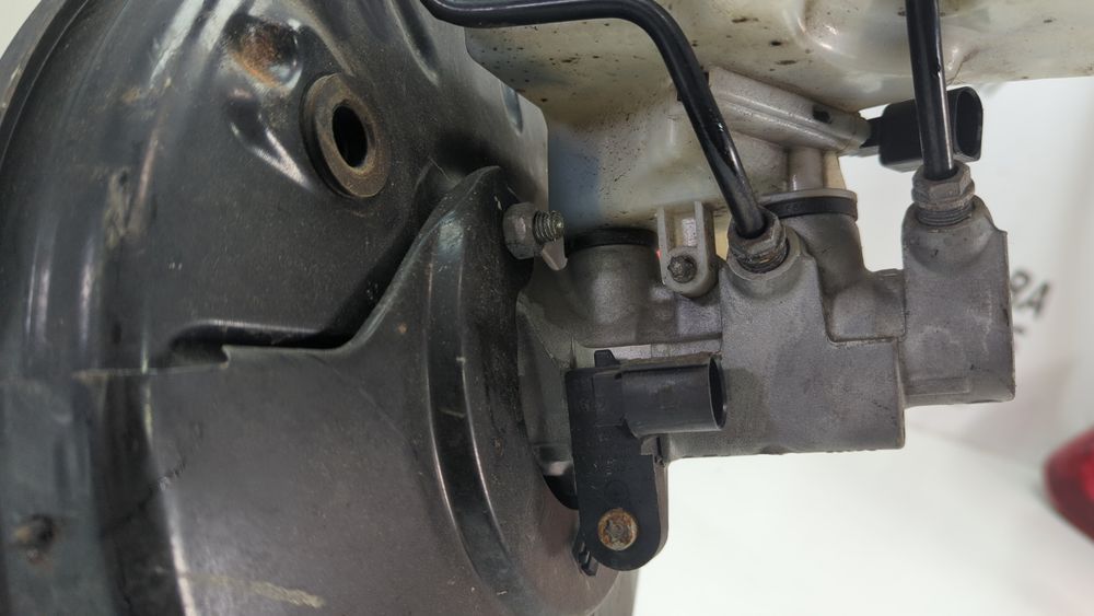 Головний гальмівний циліндр Audi A3 2013-2016 (8V) 8V1611021A 1052238 фото