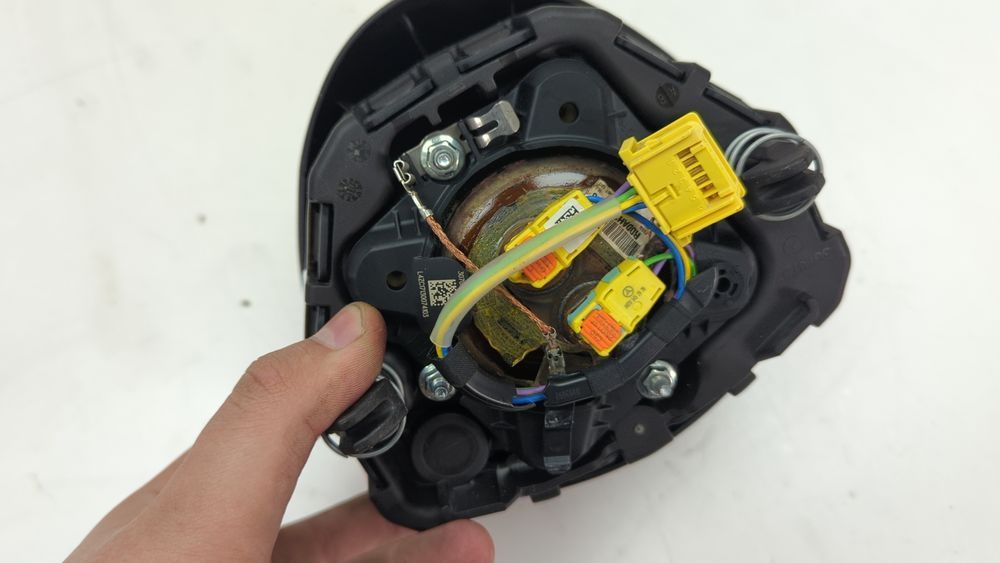 Подушка безопасности (airbag) в руль (стрельнувшая) Mercedes Benz GLA 2017 - 2020 (X156) A0008600900 1050132 фото