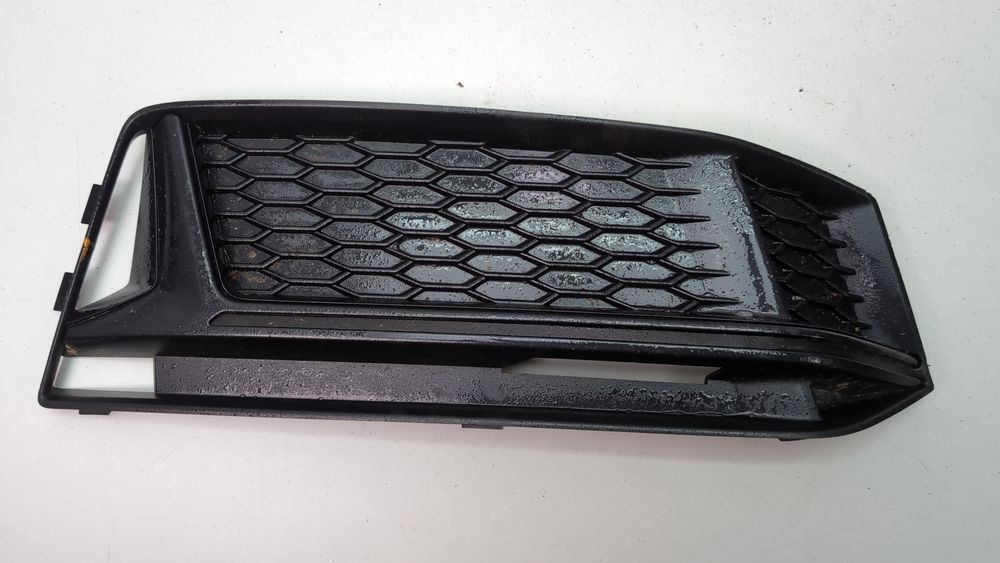 Решетка бампера переднего правая (дефект) Audi S4 2016-2019 (B9) 8W0807682HFUQ 1081863 фото