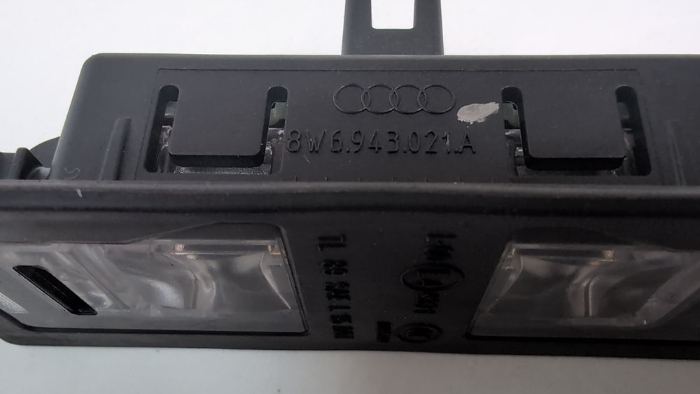 Ліхтар підсвічування номера двері багажника Audi Q5 2018-2020 (80A) 8W6943021A 1078639 фото