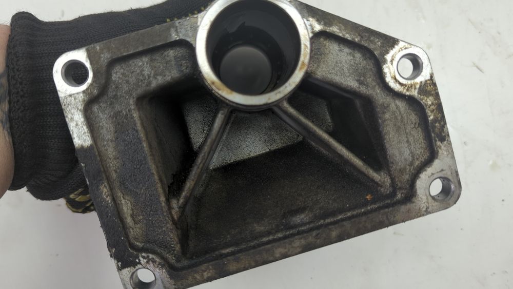 Кронштейн проміжного валу (кронштейн півосі) BMW 740 2013-2015 (F02) 31507578652 1043582 фото
