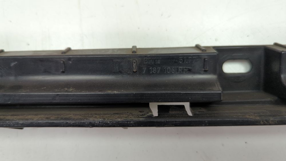 Кронштейн крепление порога заднее правое BMW 740 2013-2015 (F02) 51777187106 1043367 фото