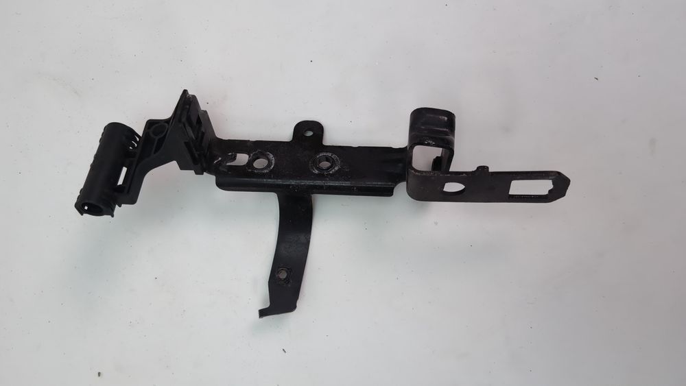 Кронштейн розширювального бачка BMW X5 2014-2018 (F15) 8482530 1086782 фото