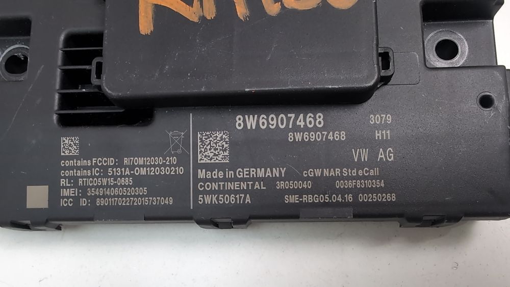 Диагностический интерфейс шин данных Audi A4 2016-2019 (B9) 8W6907468D 1076170 фото