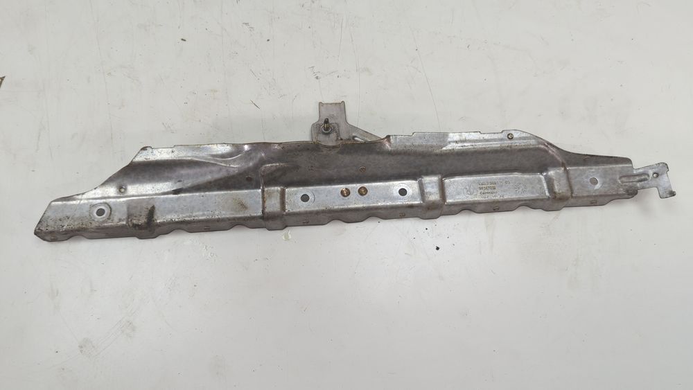 Кронштейн впускного коллектора BMW 740 2013-2015 (F02) 11657588579 1043588 фото