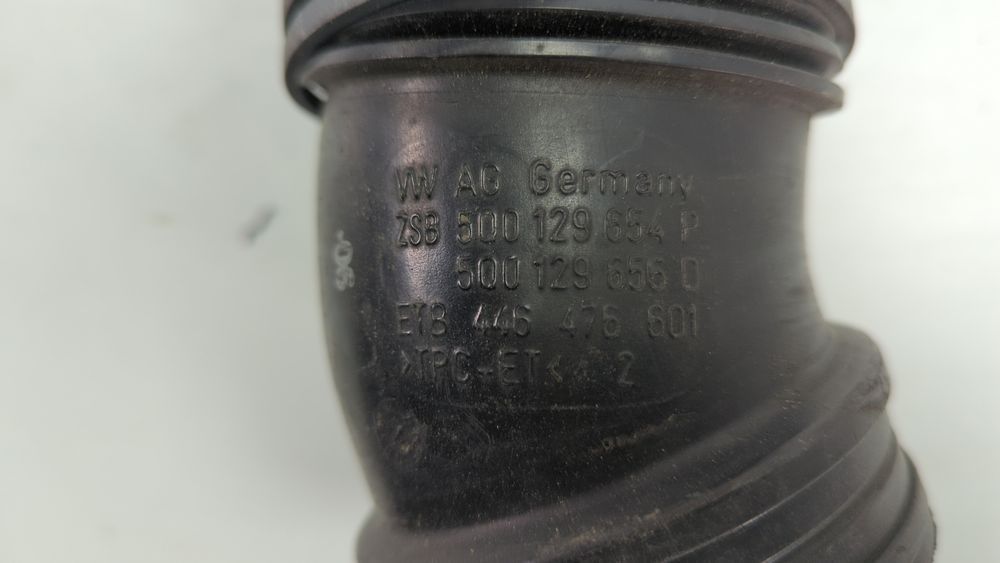 Патрубок повітряного фільтра Audi A3 2013-2016 (8V) 5Q0129654P 1052225 фото