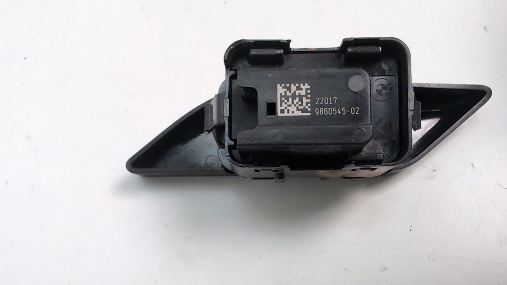 Кнопка блокування дверей, ліва BMW 5 Series 2017-2020 (G30) 61319860545 1090095 фото