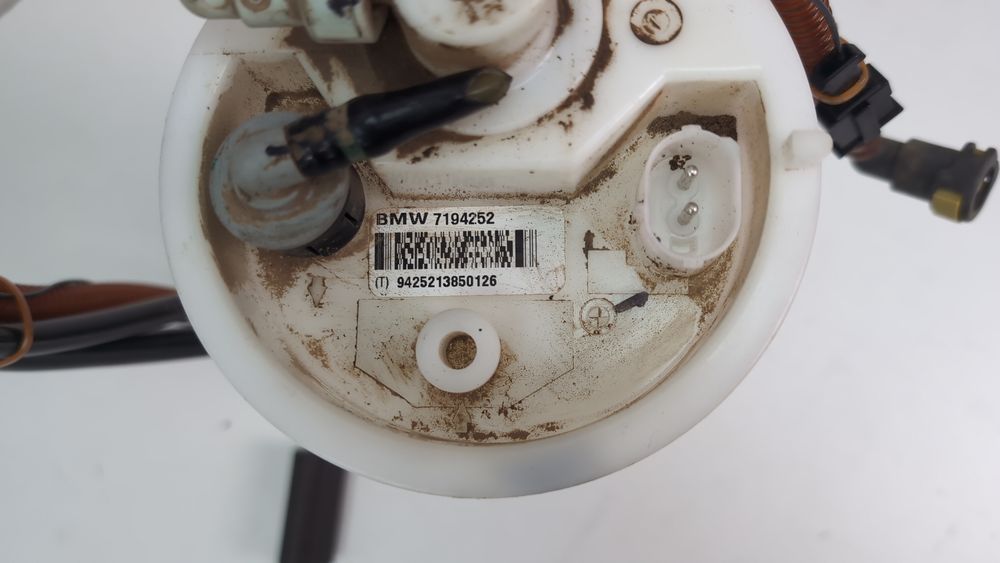 Додатковий насос подачі палива з датчиком (дефект) BMW X5 2014-2018 (F15) 16117212587 1080767 фото