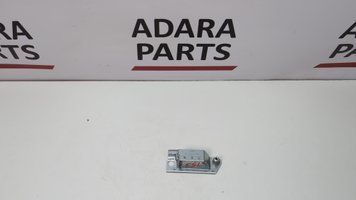 Кронштейн крепления ручки багажника левый Audi Q7 2009-2015 (4L restyle) 8E0827657G 1077345 фото