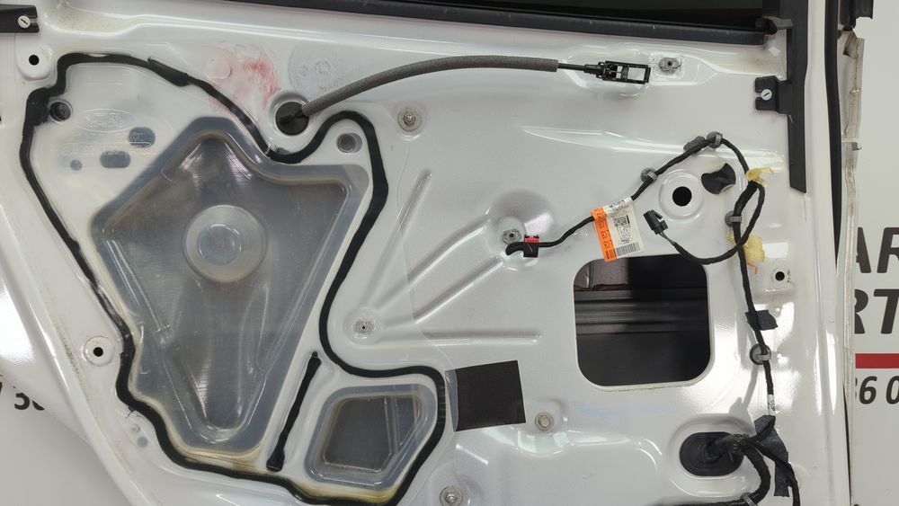 Механизм ручки двери задней левой Ford Escape 2013-2016 (3rd gen C520) CJ5Z5826685B 1049259 фото