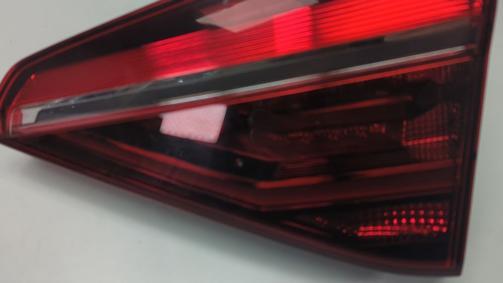 Ліхтар задній правий у кришці багажника Volkswagen Passat 2015-2022 (B8) 561945308C 1056853 фото