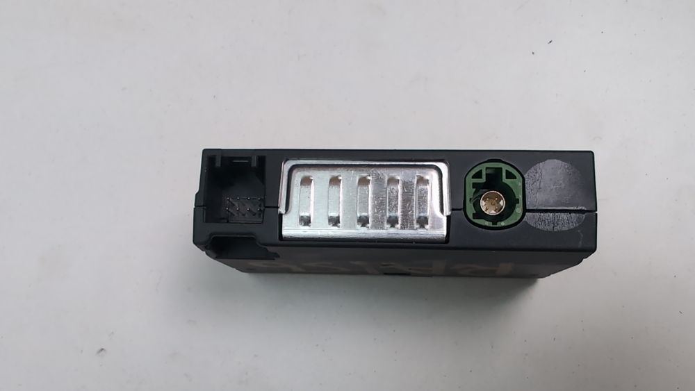 Разъем aux usb центральная консоль Audi A4 2016-2019 (B9) 8W0035736 1076168 фото