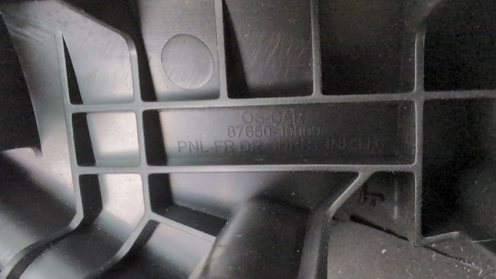 Накладка зеркала уголок левая внутренняя Hyundai Kona 2018-2021 (OS) 87650J9000TRY 1098326 фото