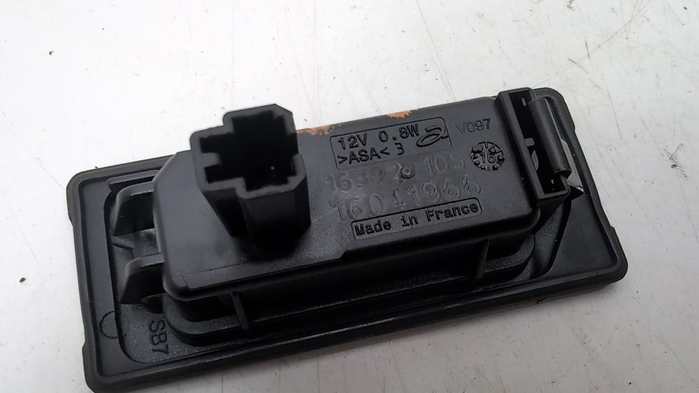 Фонарь подсветки номера Audi Q7 2017-2019 (4M) 5NA943021 1106685 фото