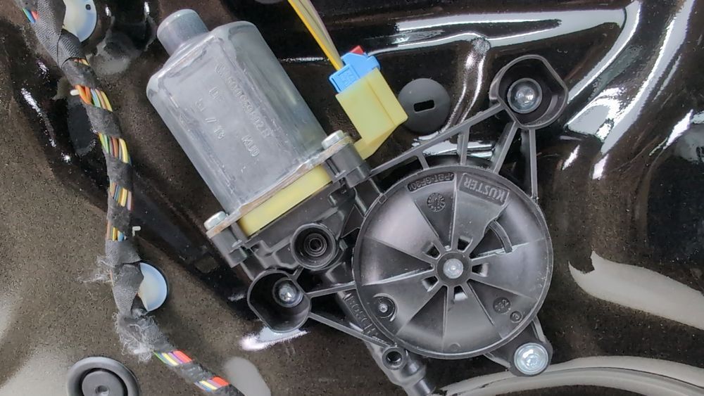 Мотор склопідйомника двері передньої лівої Audi A3 2013-2016 (8V) 5Q0959802B 1081323 фото