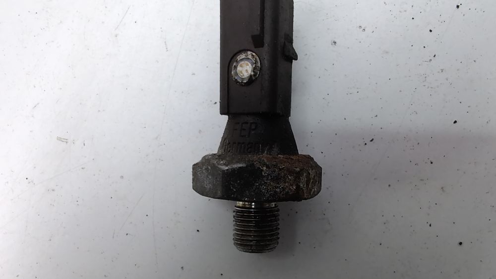Датчик тиску олії 0.85bar Audi A3 2013-2016 (8V) 038919081K 1083227 фото