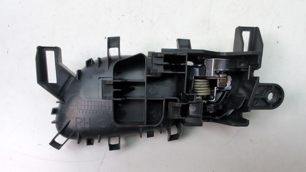 Ручка двери правой внутренняя перед/зад Nissan Rogue 2017-2020 (T32 Restyle rest) 806704BA0A 1097691 фото