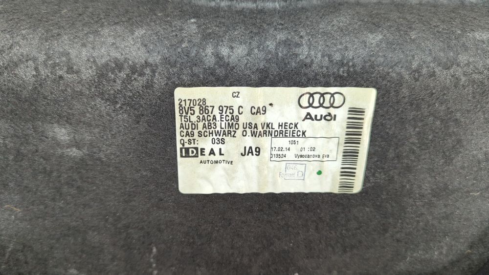 Обшивка кришки багажника Audi A3 2013-2016 (8V) 8V5867975CCA9 1051485 фото