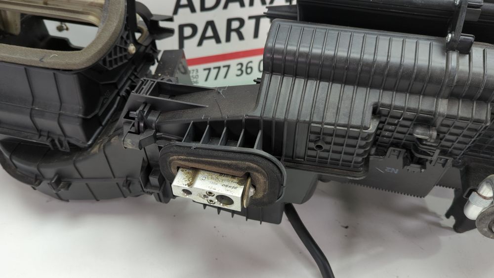 Випарник кондиціонера (радіатор пічки) Subaru Outback 2010-2012 (B14(BR)) 73523AJ02A 1051175 фото