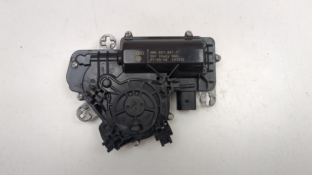 Привідний блок (доводчик) кришки багажника Audi Q7 2017-2019 (4M) 4M0827887C 1054440 фото