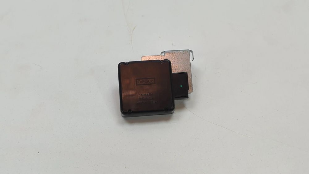 Антенна GPS в сборе Ford Escape 2013-2016 (3rd gen C520) CJ5Z10E893C 1030969 фото
