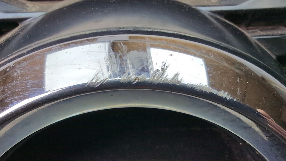 Эмблема решетки радиатора (дефект) Nissan Rogue 2017-2020 (T32 Restyle rest) 628891JA0A 1097208 фото