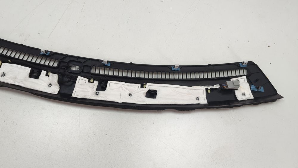 Накладка торпеди під лобовим склом Ford Explorer 2018-2019 (U502 2nd restyle) FB5Z78044E82CB 1056080 фото