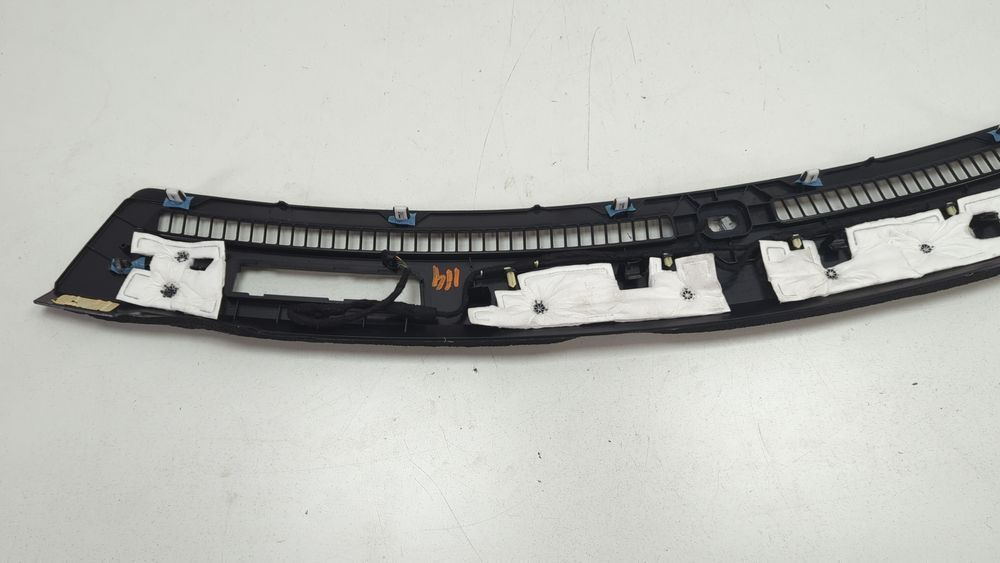 Накладка торпеди під лобовим склом Ford Explorer 2018-2019 (U502 2nd restyle) FB5Z78044E82CB 1056080 фото
