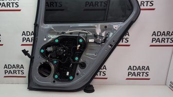 Ущільнювач дверей задніх правих нижній Volkswagen Golf 2022-2024 (mk8) 5H4839700A9B9 1097640 фото