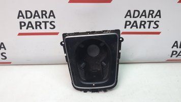 Подстаканник центральной консоли передний Mercedes Benz CLA250 2017-2019 (C117 restyle) A1178101400 1096945 фото