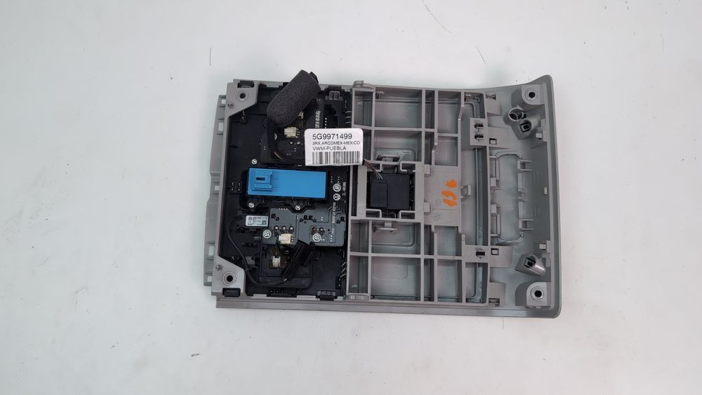 Плафон підсвічування салону передній Volkswagen Tiguan 2018-2021 (AD/BW) 5GM947105AQAW 1093718 фото