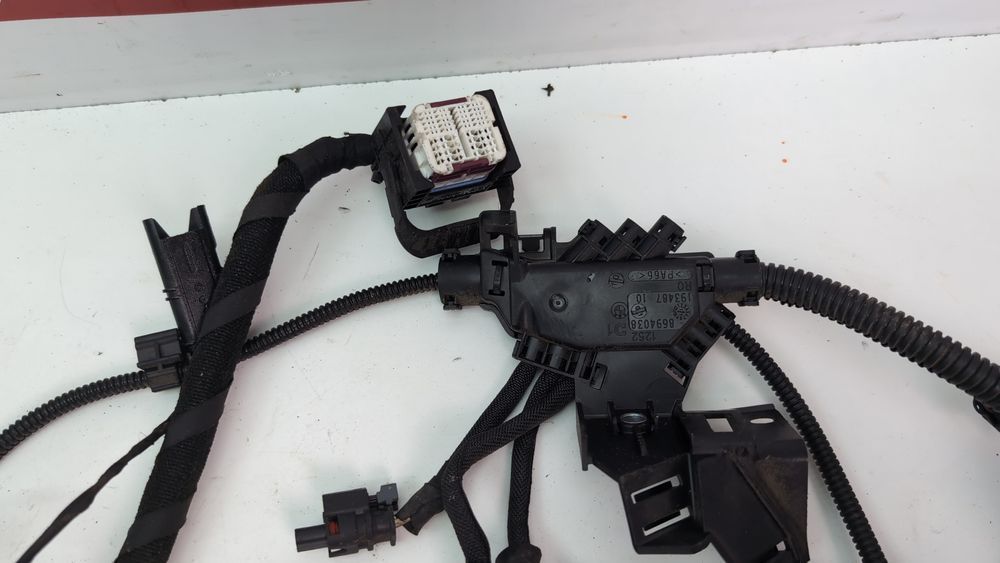 Джгут дротів двигуна (мотора) 2 (дефект) BMW 5 Series 2017-2020 (G30) 12518682010 1090754 фото