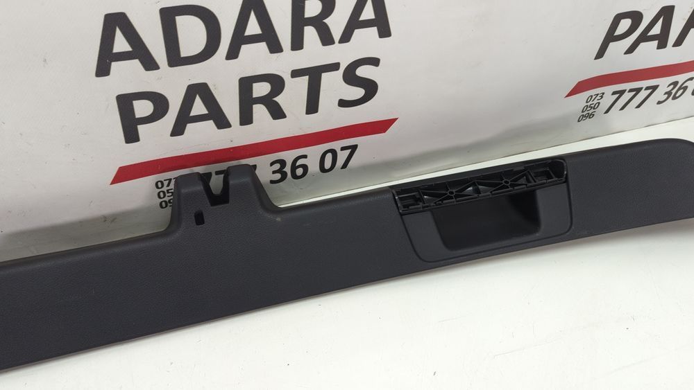 Обшивка замка крышки багажника (дефект) Mercedes Benz GLA 2017 - 2020 (X156) A1567402300 1049899 фото