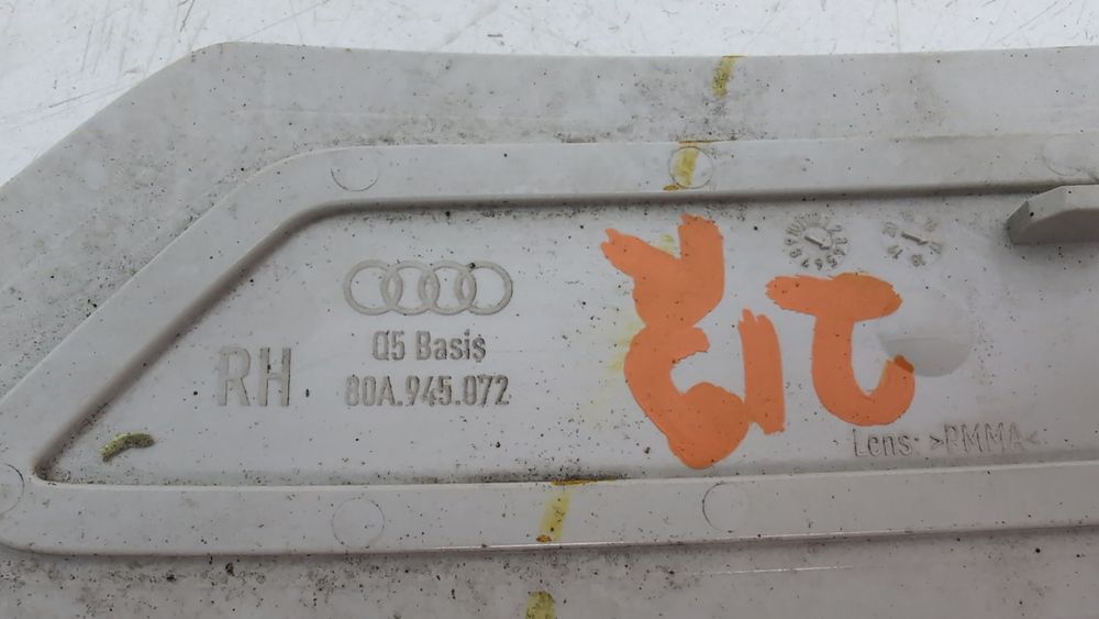 Катафот (відбивач) переднього бампера правий Audi Q5 2018-2020 (80A) 80A945072 1106138 фото