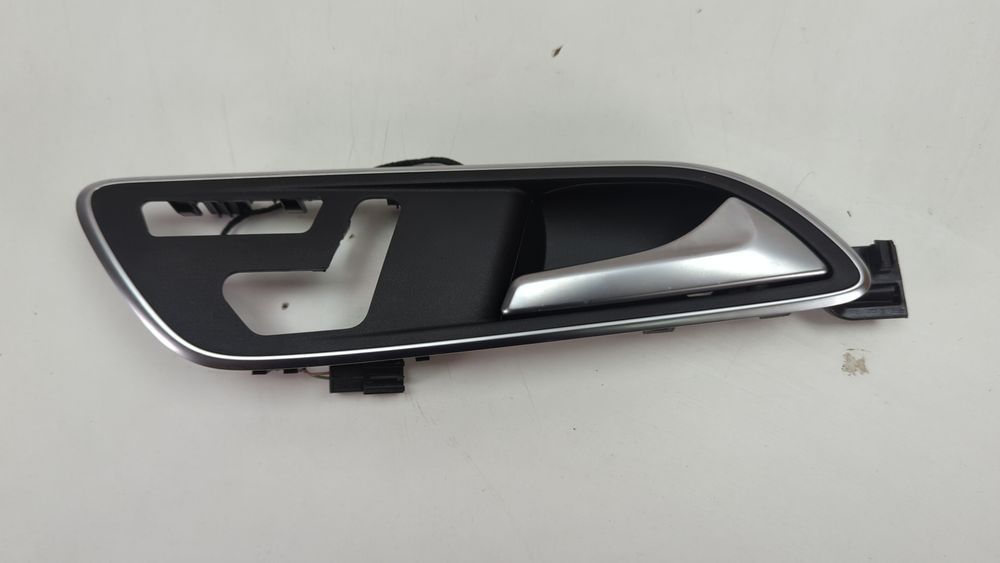 Накладка ручки передней правой двери Mercedes Benz GLA 2017-2019 (X156) A2467200648 1049945 фото