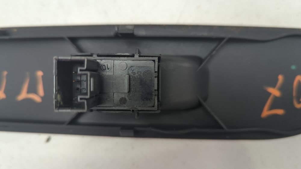 Кнопка склопідйомника перед/задн. Volkswagen CC 2013 - 2017 (1st Gen (35) restyle) 7L6959855BREH 1051646 фото