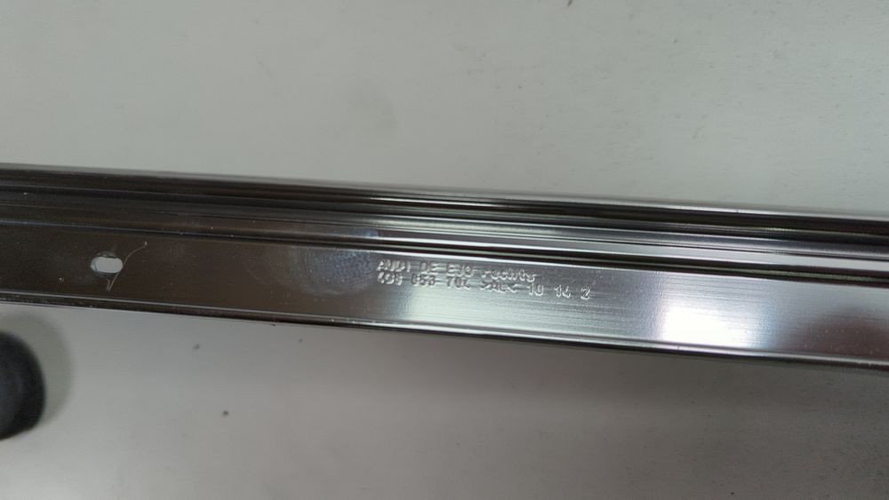 Молдинг (накладка) крыши правый (дефект) Audi S7 2012-2015 (4G8) 4G8853704A2ZZ 1051261 фото