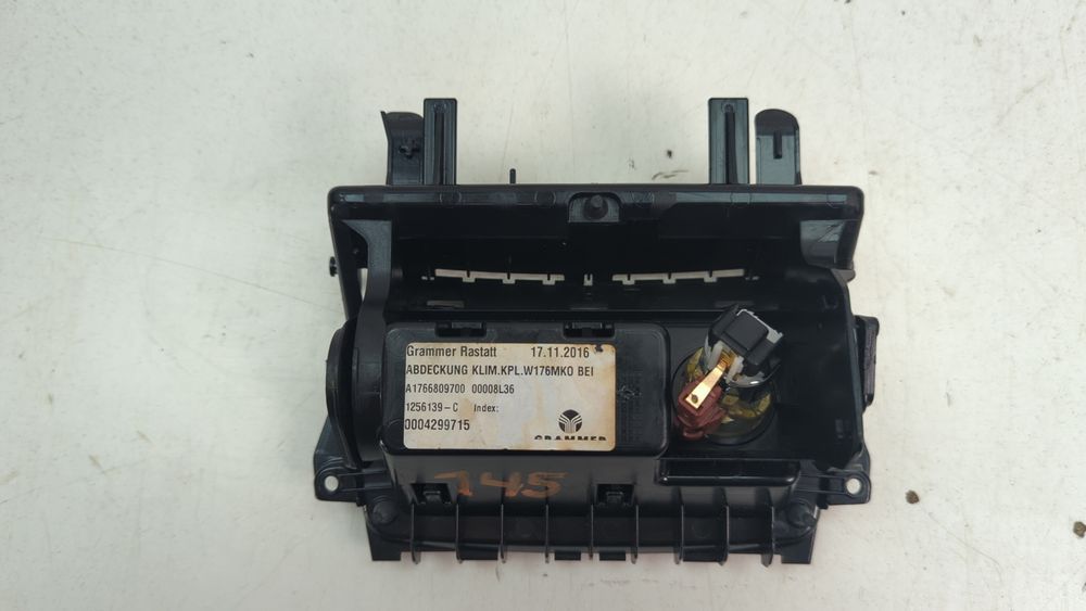 Попільничка центральної консолі Mercedes Benz GLA 2017 - 2019 (X156) A17681001799H44 1069335 фото