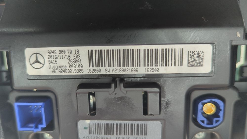 Дисплей монітор Mercedes Benz GLA 2017 - 2019 (X156) A2469007018 1069331 фото