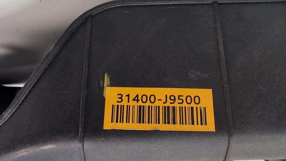 Защита абсорбера топливного бака, пластик (дефект) Hyundai Kona 2018-2021 (OS) 31425J9500 1099070 фото