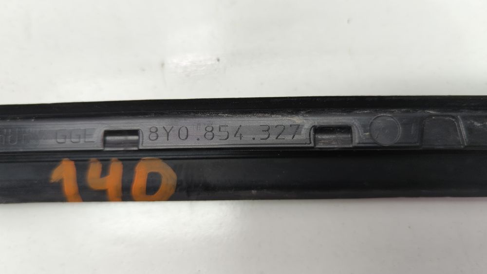 Молдинг лобового скла лівий Audi A3 2022-2024 (8Y) 8Y08543273FZ 1067683 фото