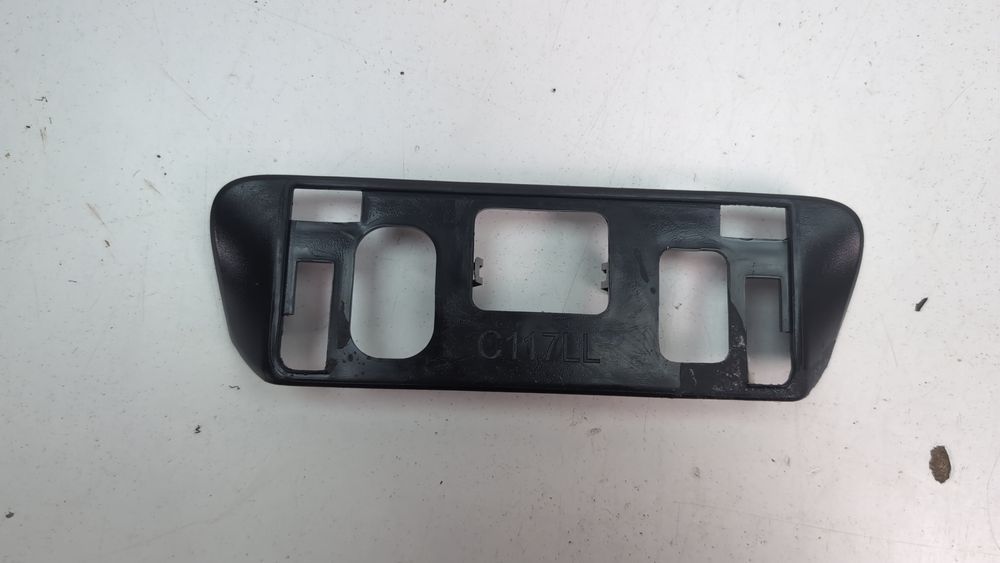 Накладка торпедо (рамка монітора) Mercedes Benz GLA 2017 - 2019 (X156) A1176800207 1069793 фото
