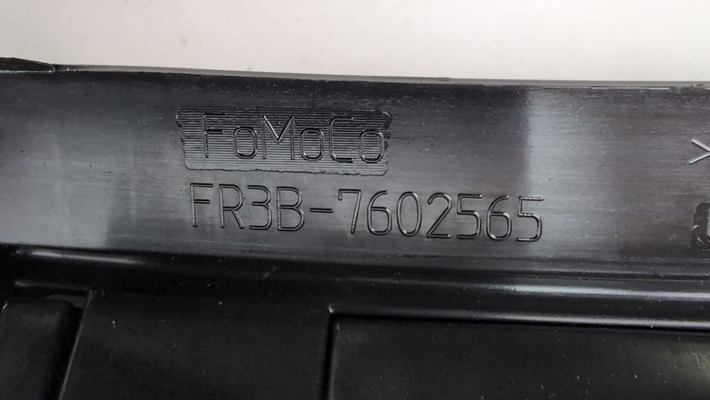 Молдинг лобового скла лівий Ford Mustang 2018-2023 (S550 restyle) FR3Z7602565B 1087309 фото