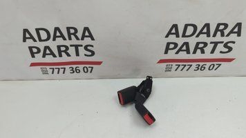Замок ременя безпеки подвійний Mercedes Benz GLA 2017 - 2020 (X156) A1768600269 1049227 фото
