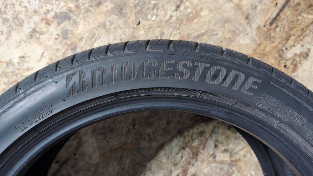 Комплект резины 245/40 R18 BRIDGESTONE (дефект) Audi A4 2016-2019 (B9) 1085197 фото